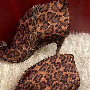 Jessica Simpson Booties. New Size 8 Leopard Print. High heels.